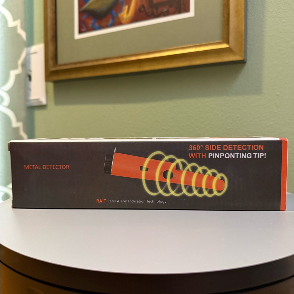 Portable Handheld Metal Detector with Pinpointing Tip - NIB